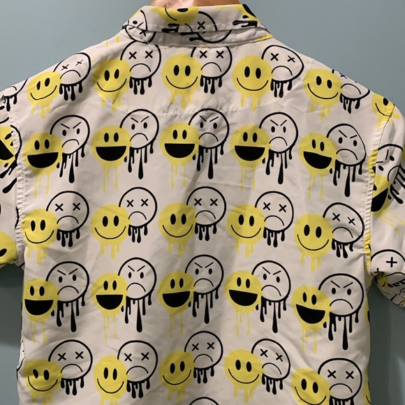 Phat Farm Juniors (male) Smiley Button Front Shirt with Short Sleeves - Picture 7 of 7